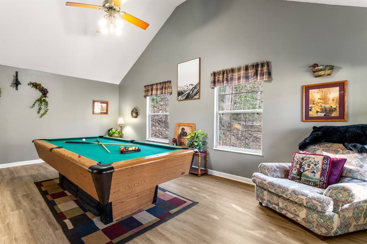 The Wild Bear Cottage - Gatlinburg, photo 3